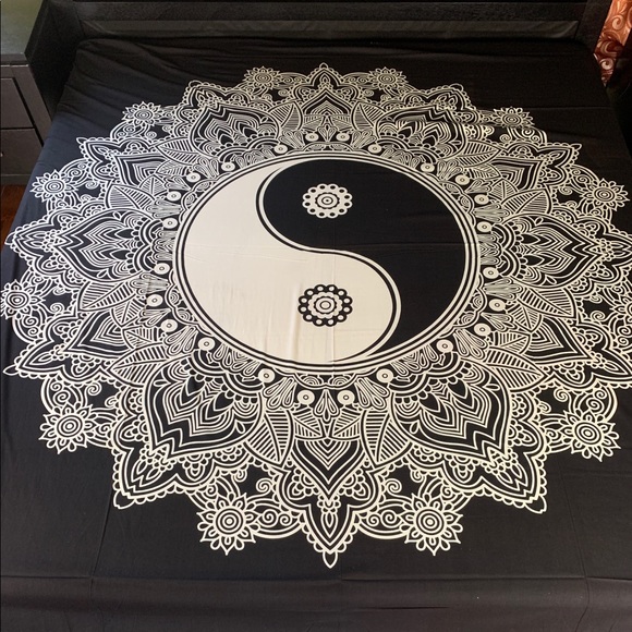 Ying Yang Tapestry Mandala Wall Hanging Decor - Picture 9 of 9